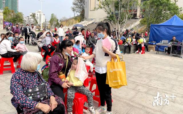 問答互動。段燦 攝