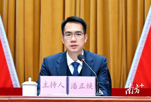 連州市委書記潘正煥代表市委常委會作報告。黃瀅 攝