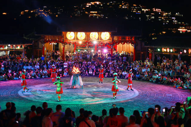 瑤族篝火晚會(huì)。梁敏 攝