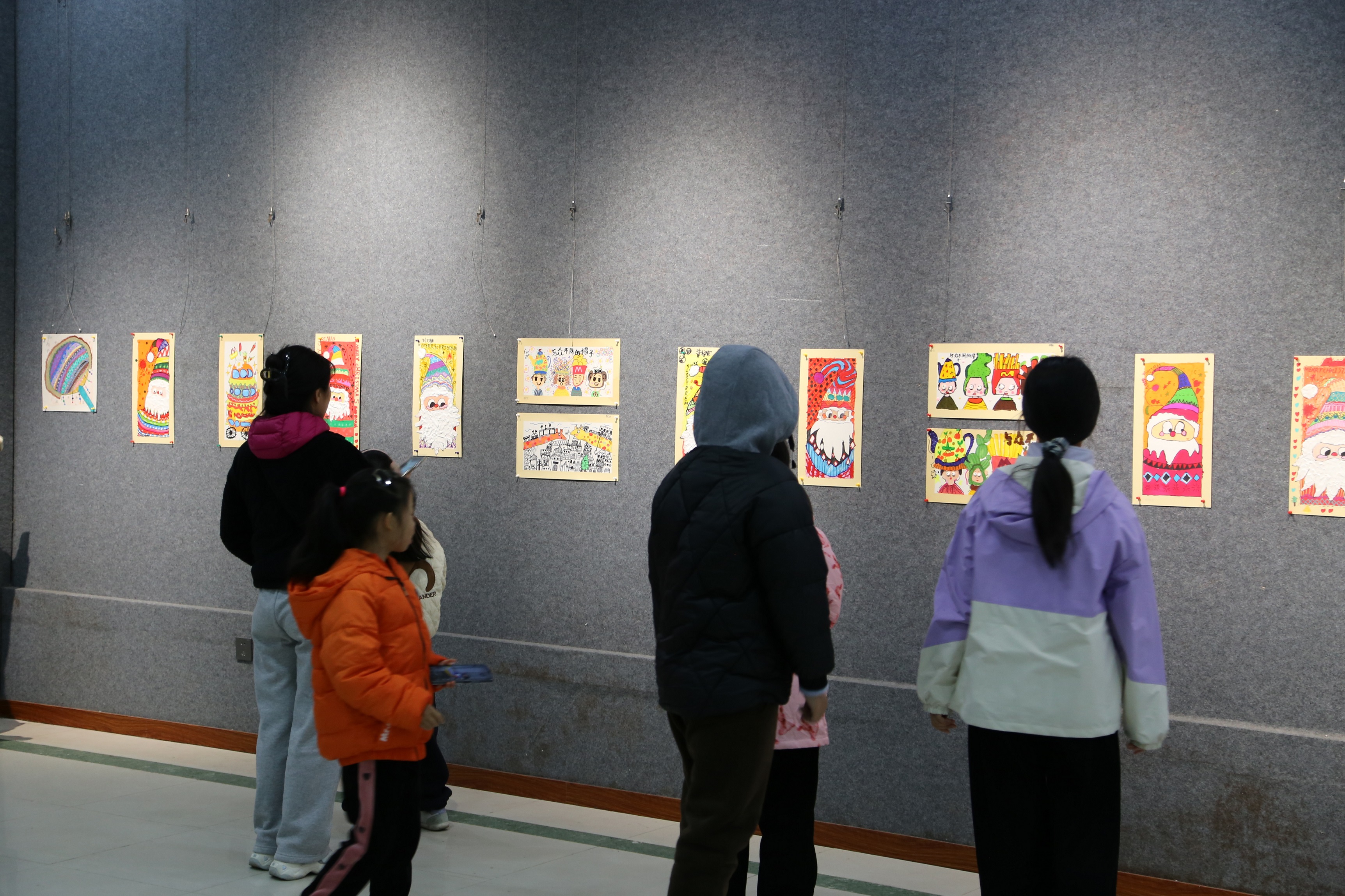 Ⅱ-4-②2025年12月13日，連州市文化館舉辦社會主義核心價(jià)值觀之“文明”主題公益培訓(xùn)班作品展 主辦單位：連州市文化廣電旅游體育局 承辦單位：連州市文化館 (1).JPG